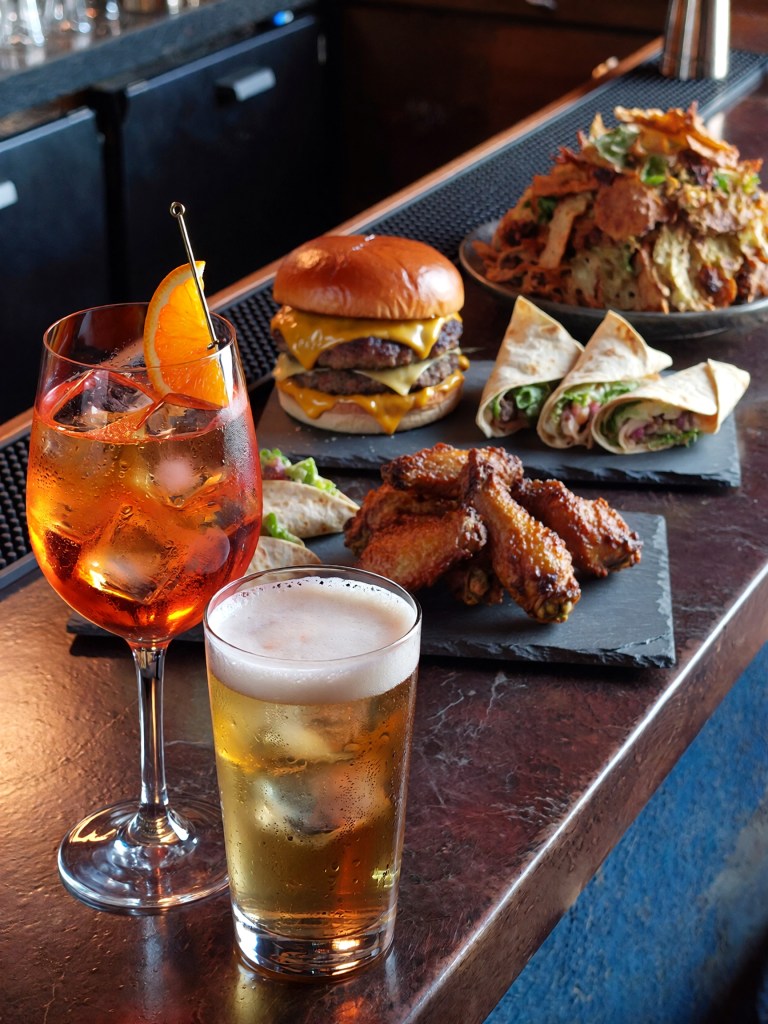 Food and drinks at Sunny Gecko bar in Lamai, Koh Samui